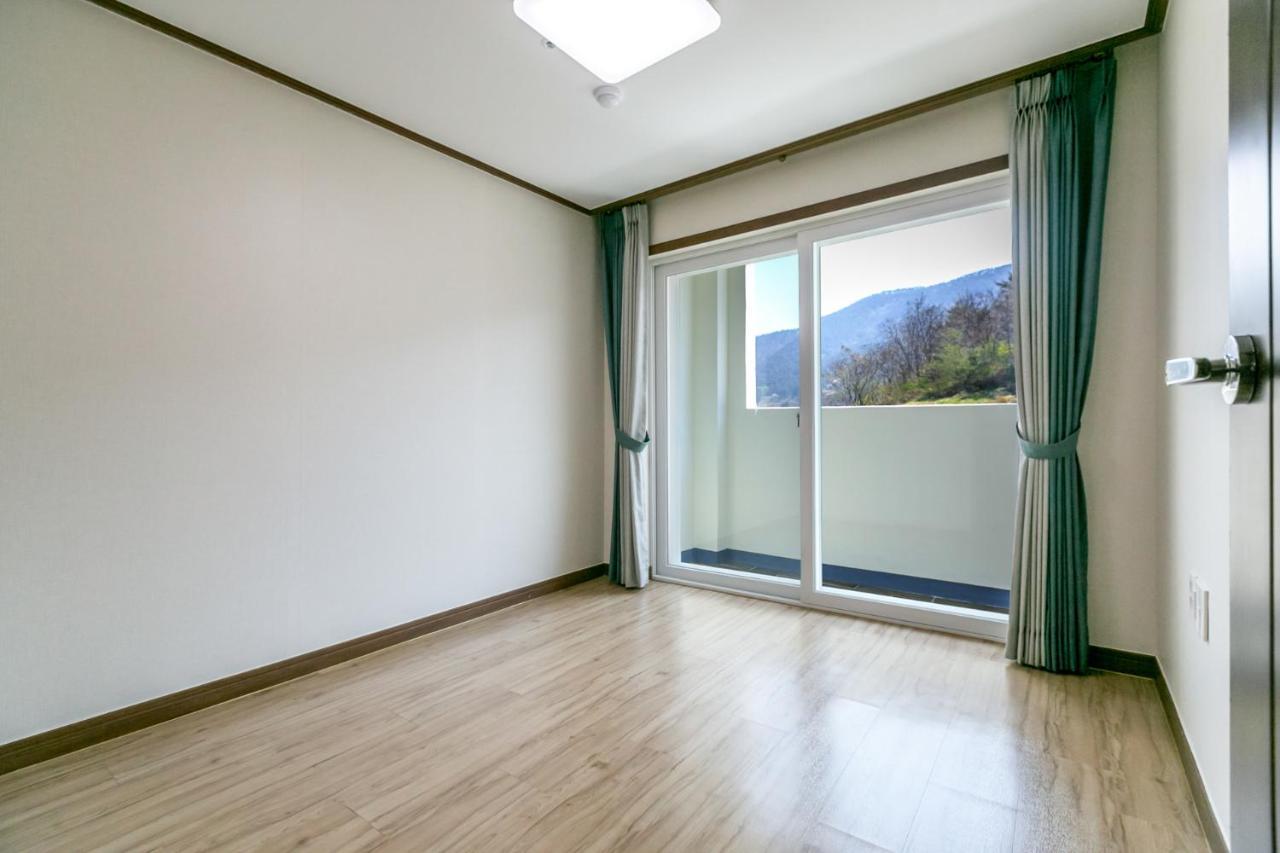 Tongyeong Beach Castle Hotel Zewnętrze zdjęcie
