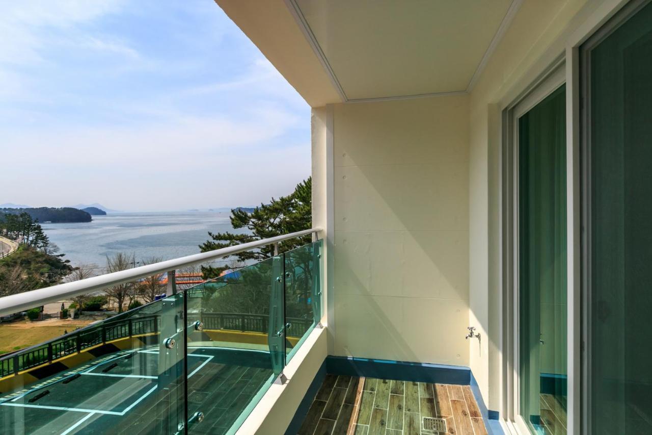 Tongyeong Beach Castle Hotel Zewnętrze zdjęcie