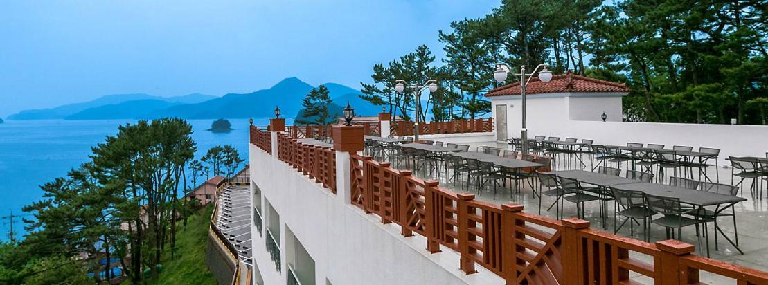 Tongyeong Beach Castle Hotel Zewnętrze zdjęcie